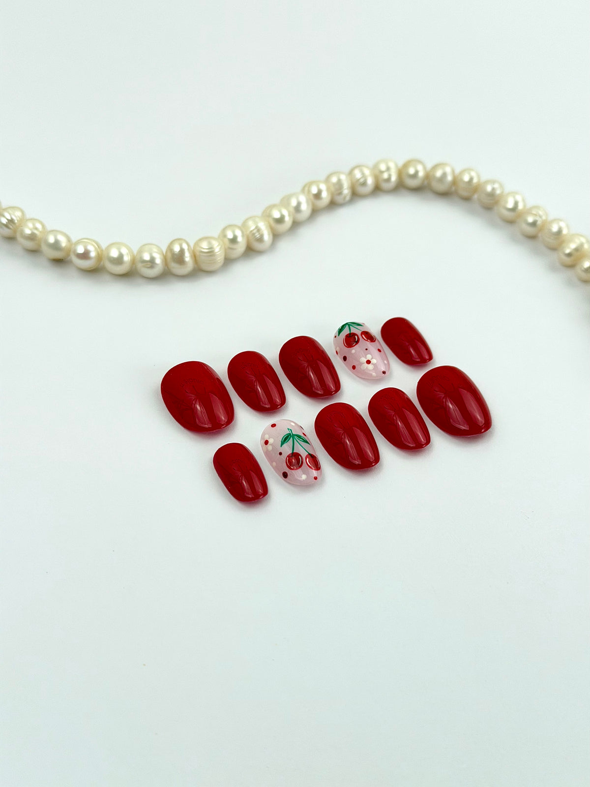 Oh My Baby Cherry! — press-on nails faits main Melaura