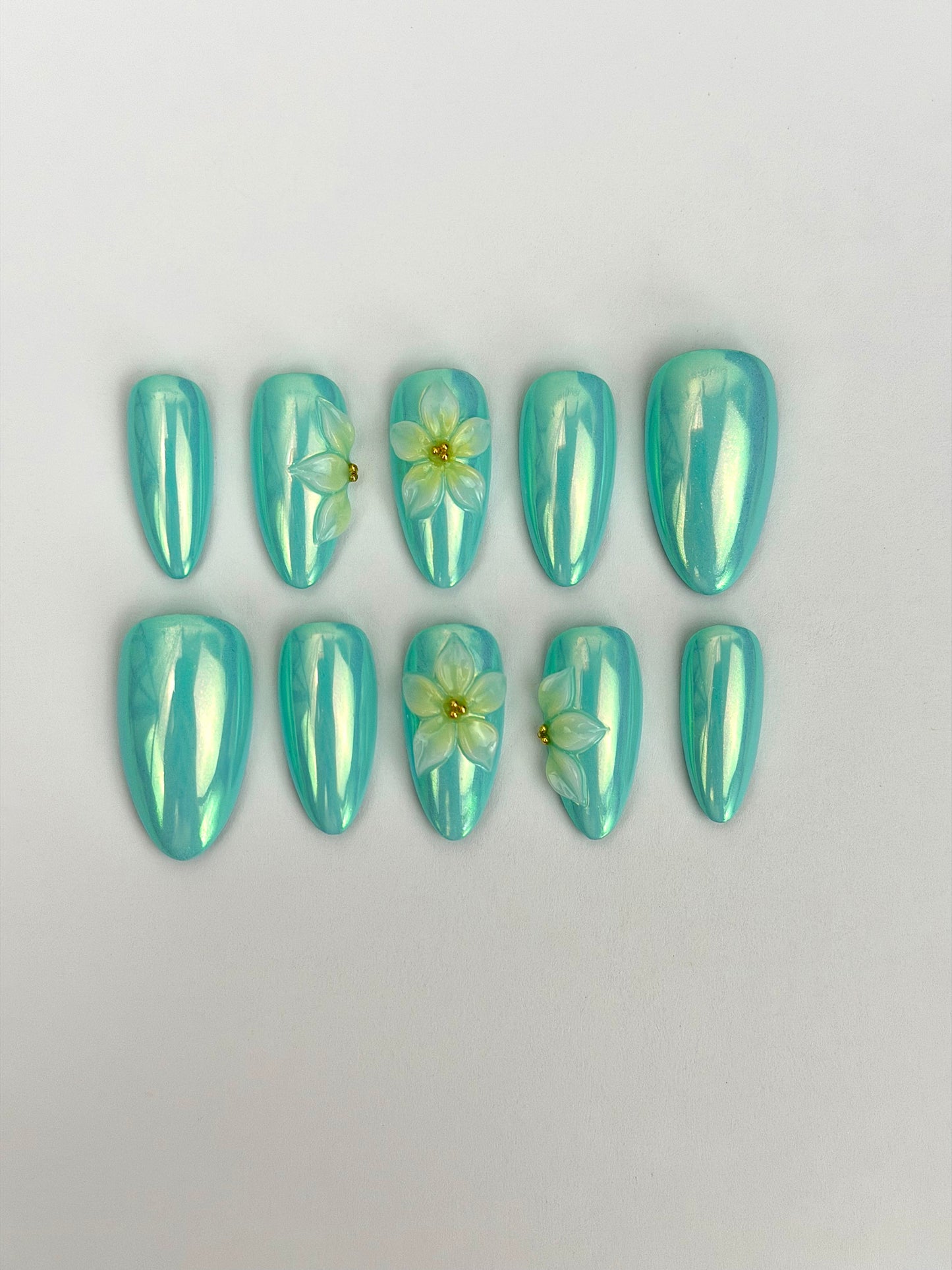 Pacifica — press-on nails faits main Melaura
