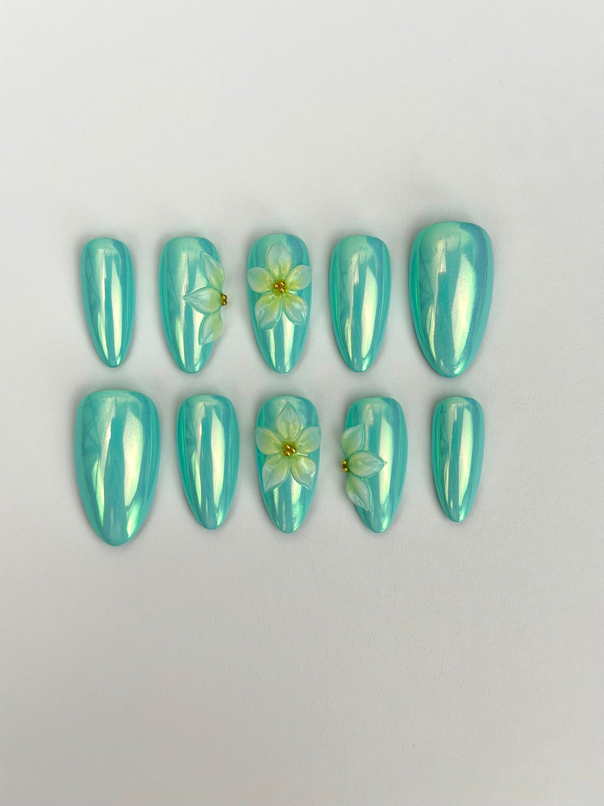 Pacifica — press-on nails faits main Melaura