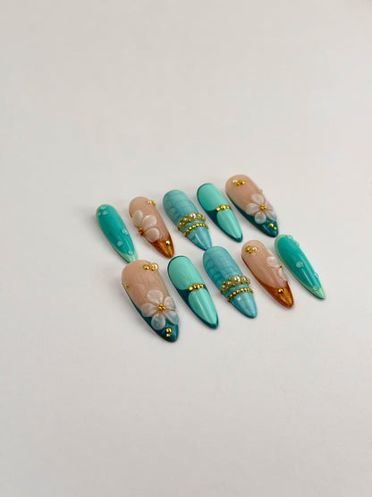 Blue Lagoon — press-on nails faits main Melaura